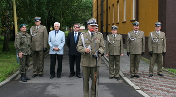 Rozdanie dyplomów we współpracującej z Wydziałem Wyższej Szkole Oficerskiej Wojsk Lądowych 2010