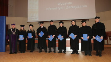 Rozdanie dyplomów dla inżynierów, luty 2011